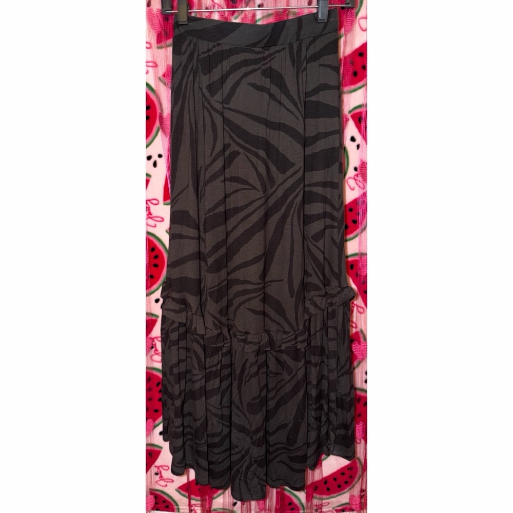 🩶🖤 Z Supply Zebra Tiered Maxi Skirt
